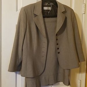 Tahari Skirt Suit